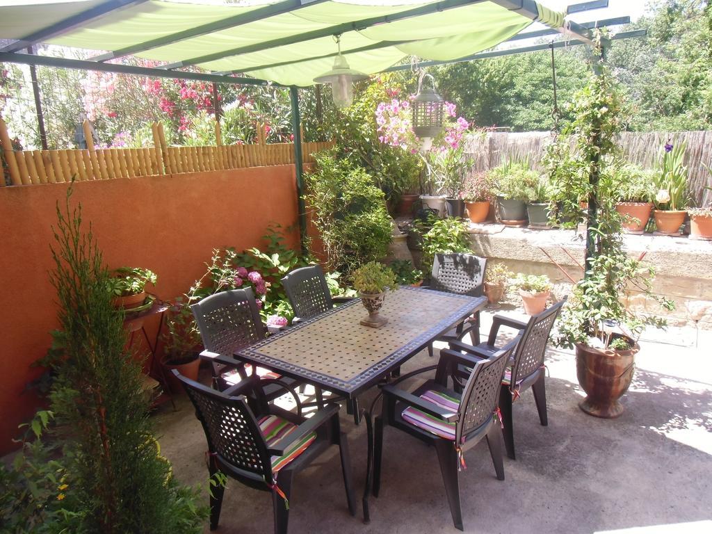 مبيت وإفطار روكمور Petit Grenier Douillet De Cathie المظهر الخارجي الصورة