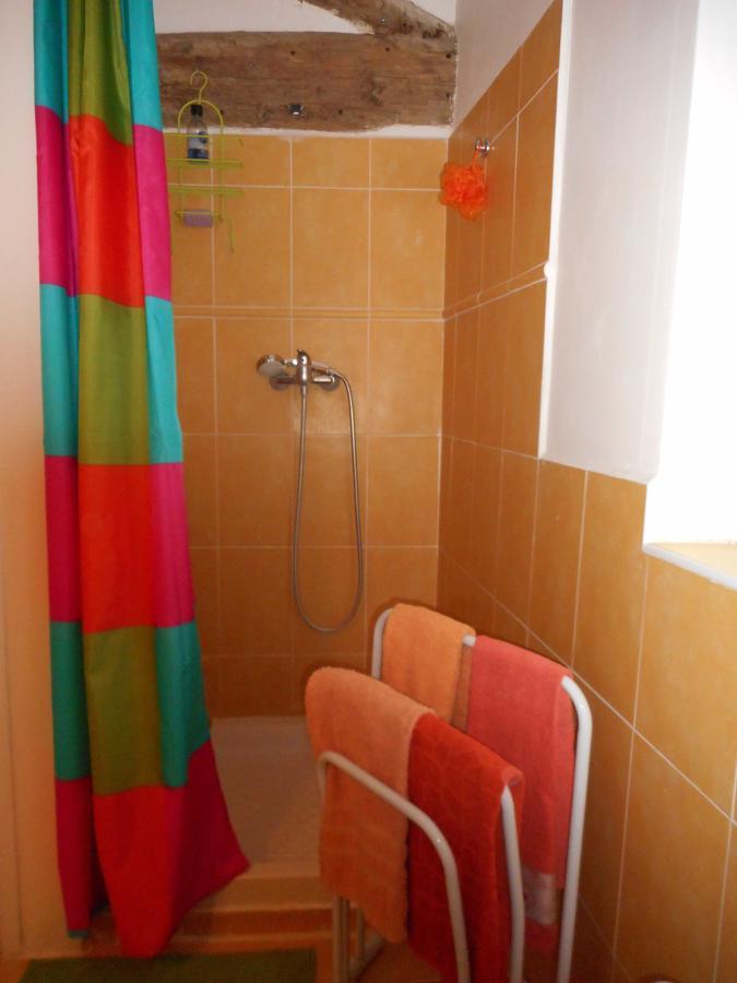 مبيت وإفطار روكمور Petit Grenier Douillet De Cathie المظهر الخارجي الصورة